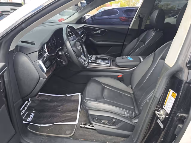 Audi Q8 - фото 3
