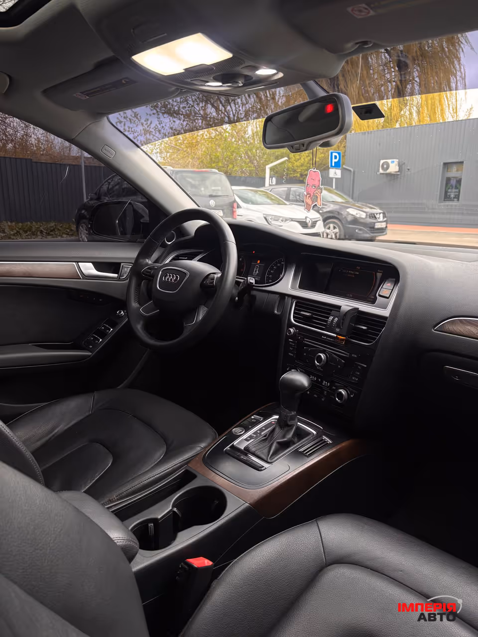 Audi A4 - фото 7