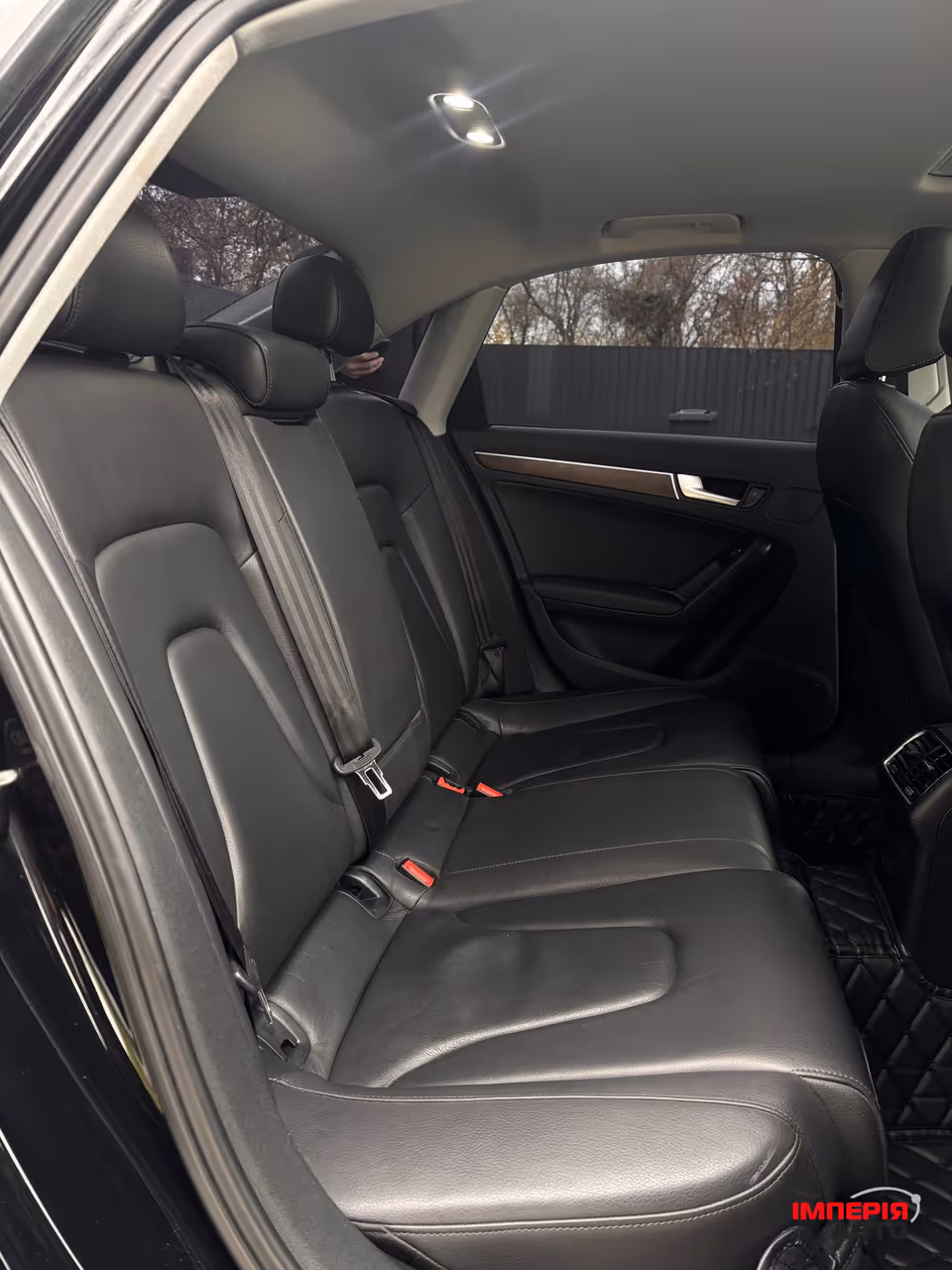 Audi A4 - фото 8