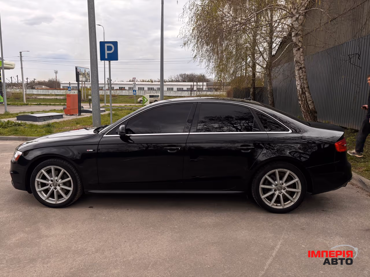Audi A4 - фото 3