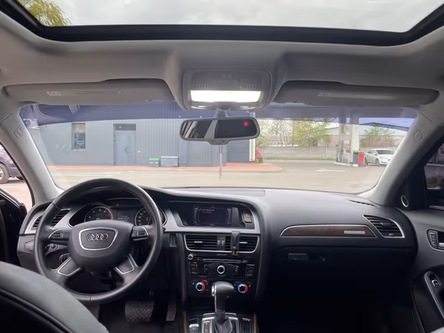 Audi A4 - фото 5