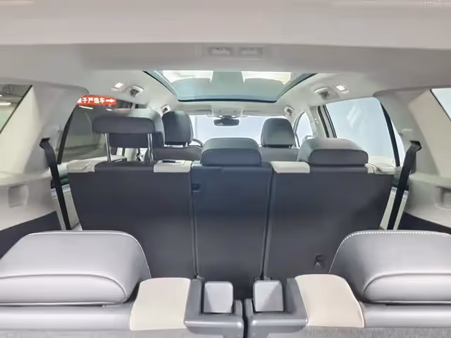 Volkswagen ID.6 - фото 2