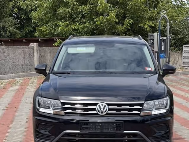 Volkswagen Tiguan - фото 2