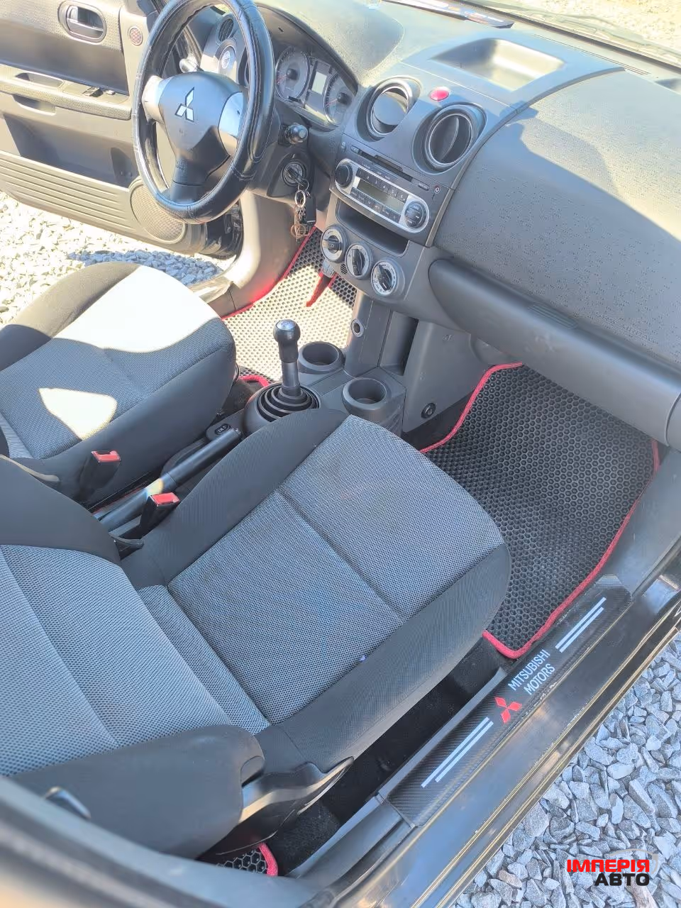 Mitsubishi Colt - фото 16