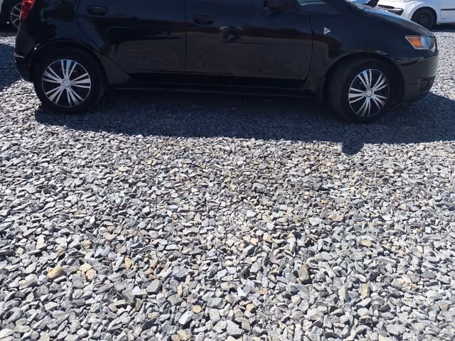 Mitsubishi Colt - фото 4