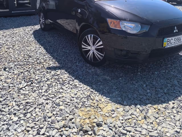 Mitsubishi Colt - фото 3
