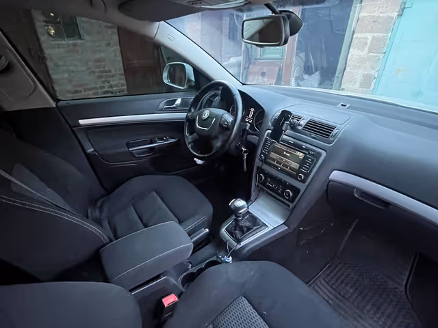 Skoda Octavia - фото 3