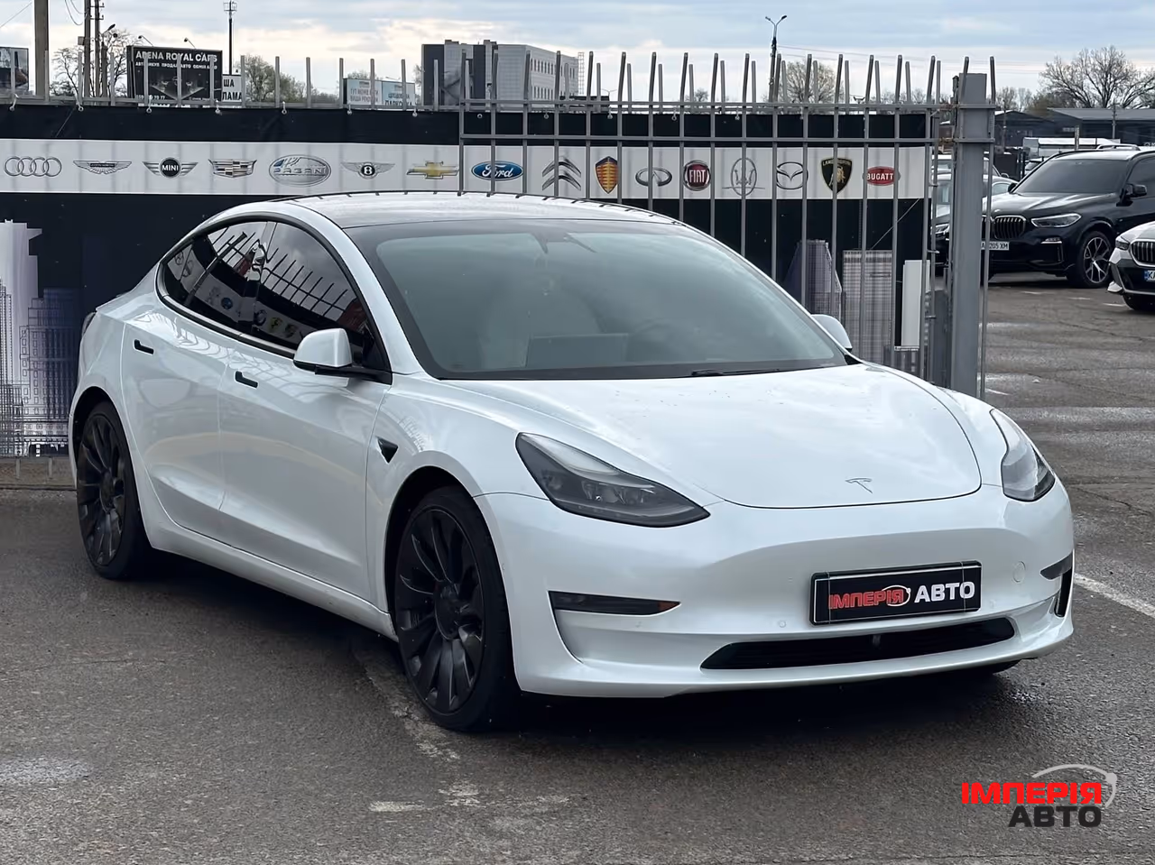 Tesla Model 3 - фото 2