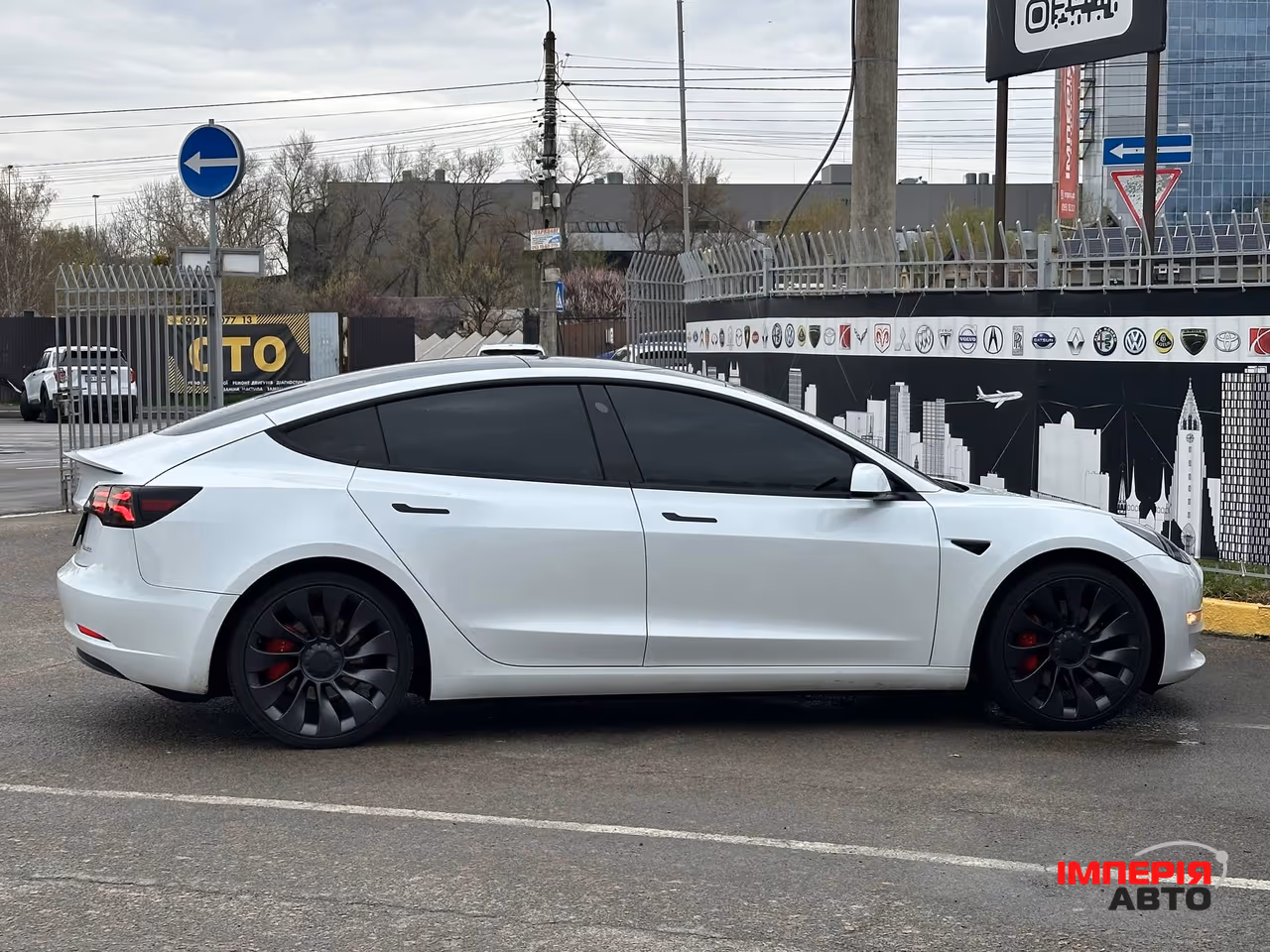 Tesla Model 3 - фото 16