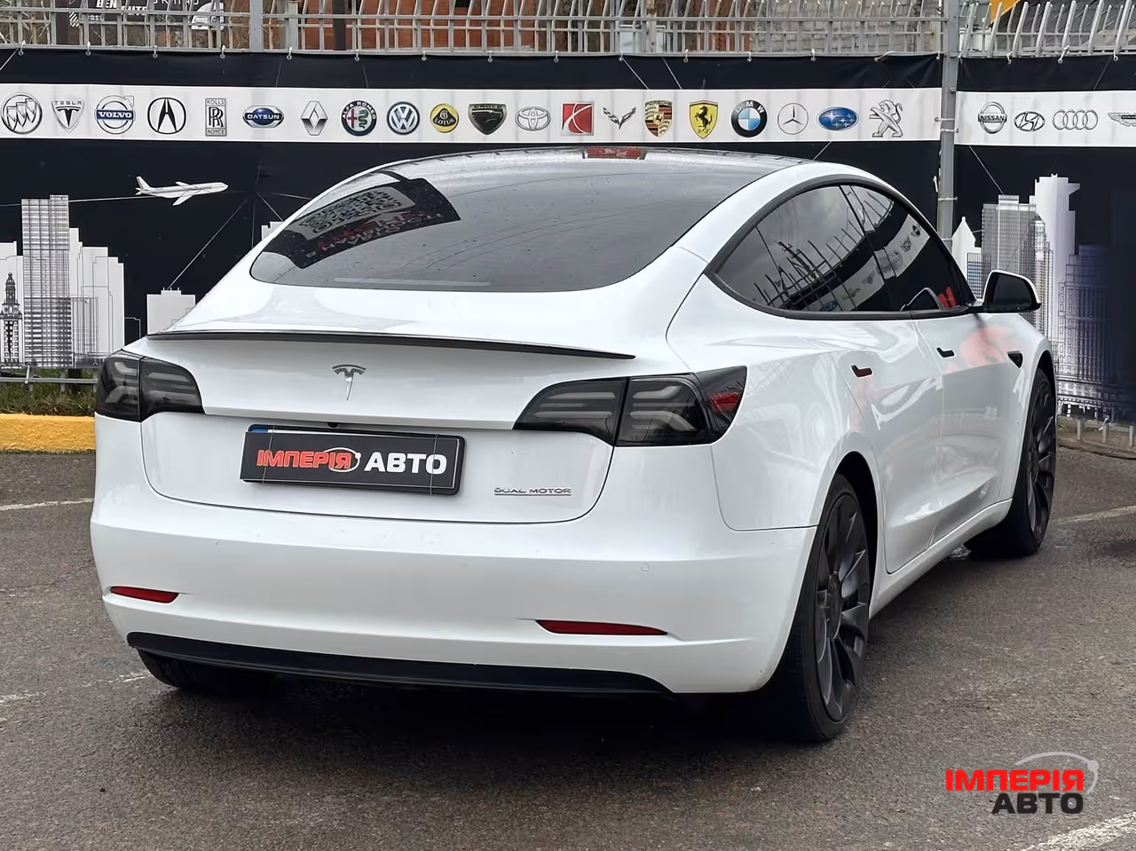 Tesla Model 3 - фото 14