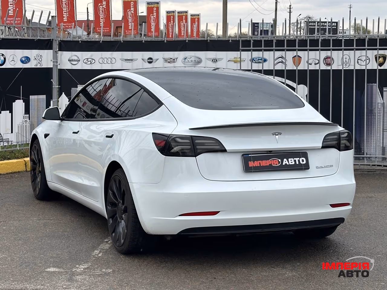 Tesla Model 3 - фото 15
