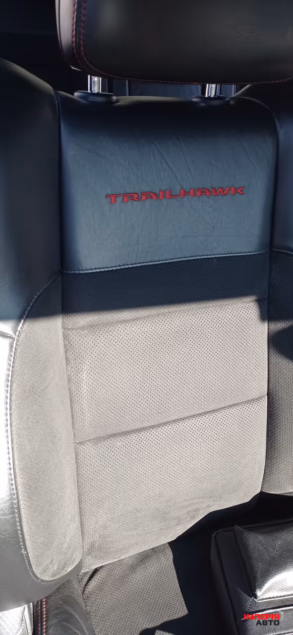 Jeep Grand Cherokee - фото 4