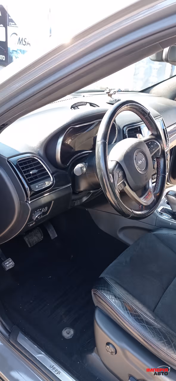 Jeep Grand Cherokee - фото 13