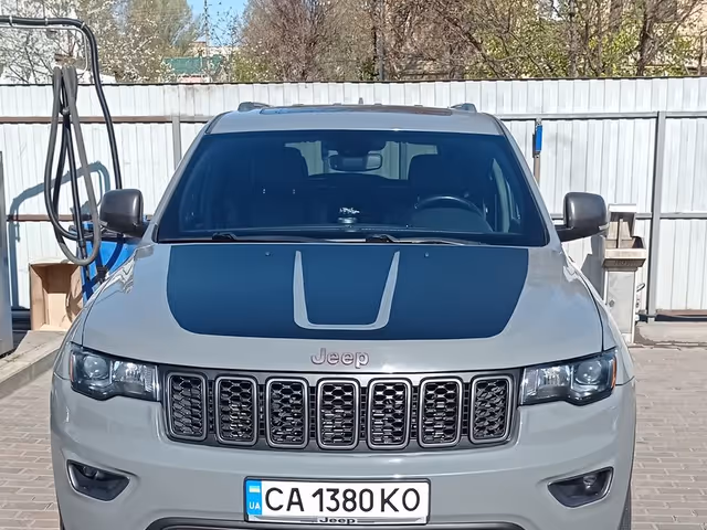 Jeep Grand Cherokee - фото 1