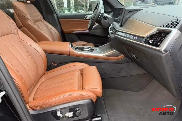 BMW X7 - фото 14