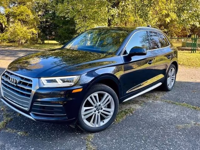 Audi Q5 - фото 1