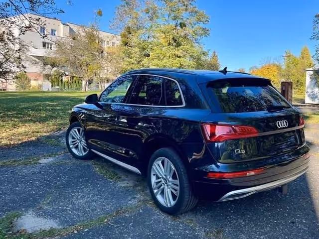 Audi Q5 - фото 3