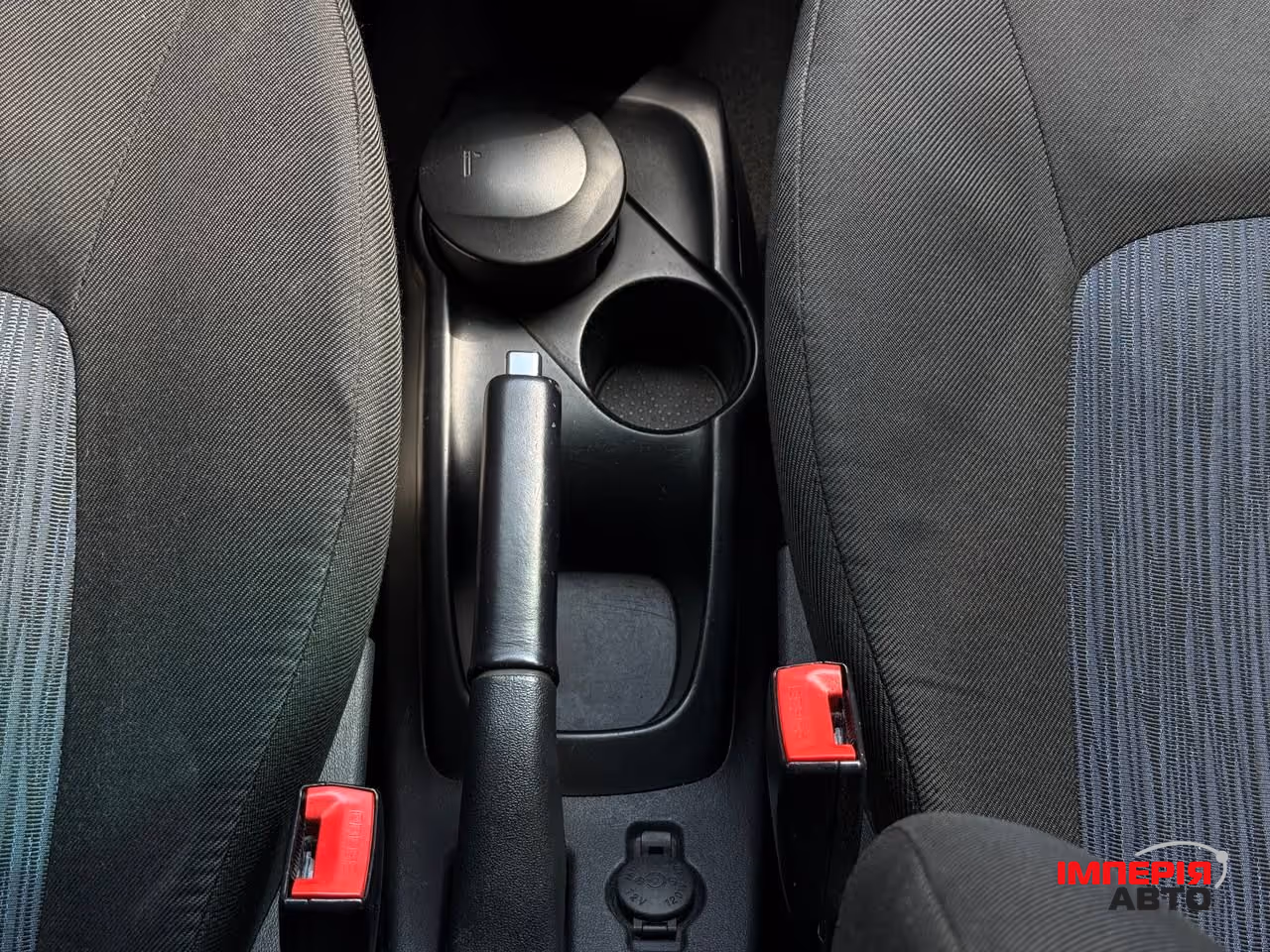 Hyundai i10 - фото 26