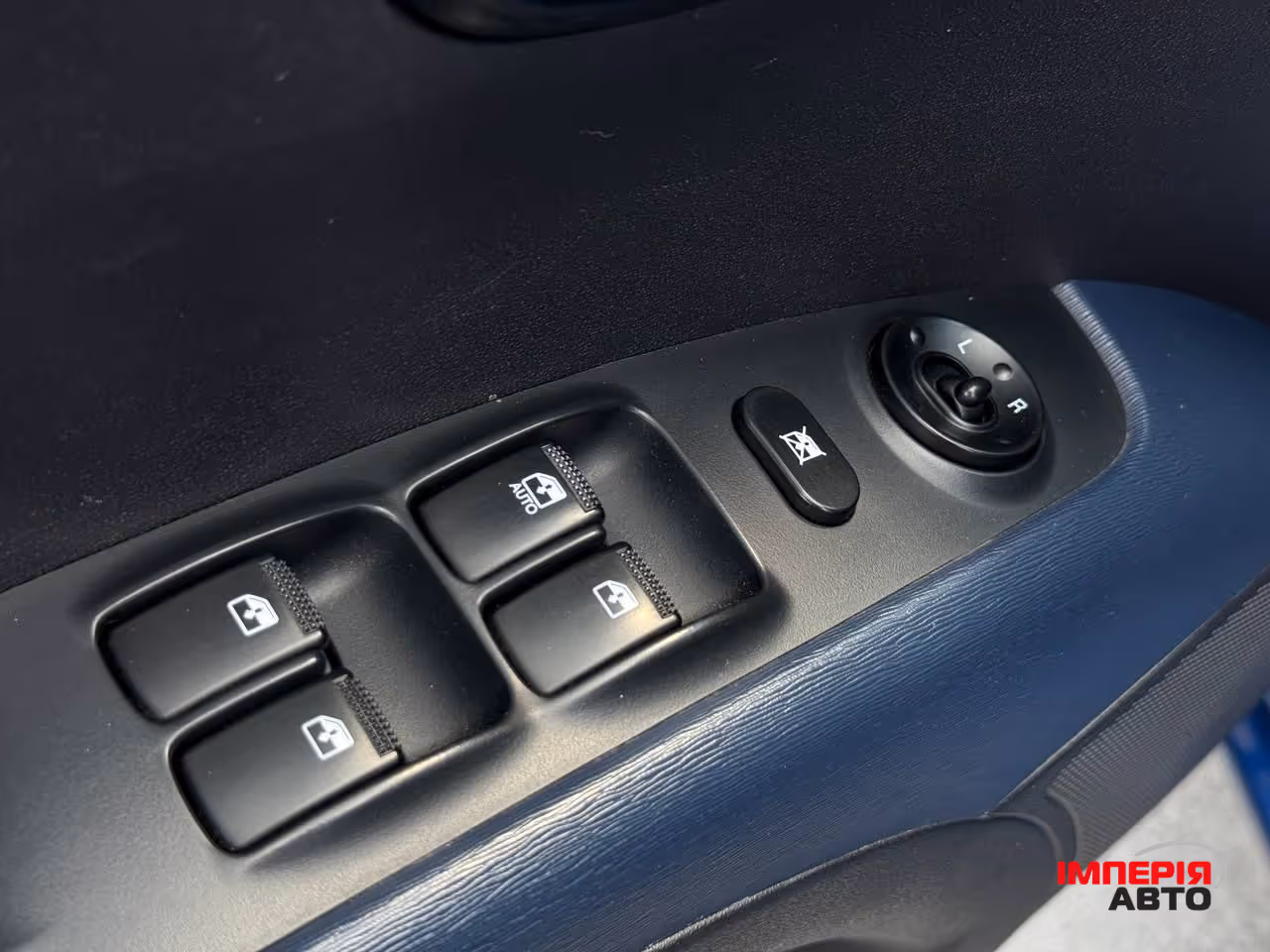 Hyundai i10 - фото 12