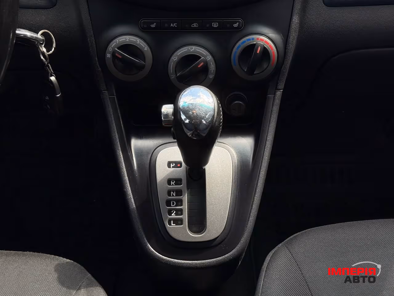 Hyundai i10 - фото 25