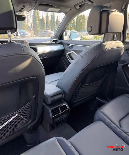 Audi Q3 - фото 8