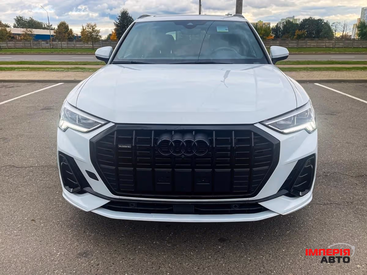 Audi Q3 - фото 1