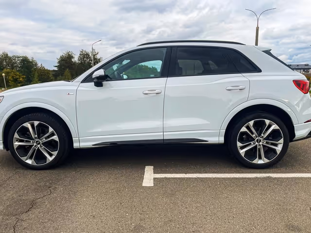 Audi Q3 - фото 3