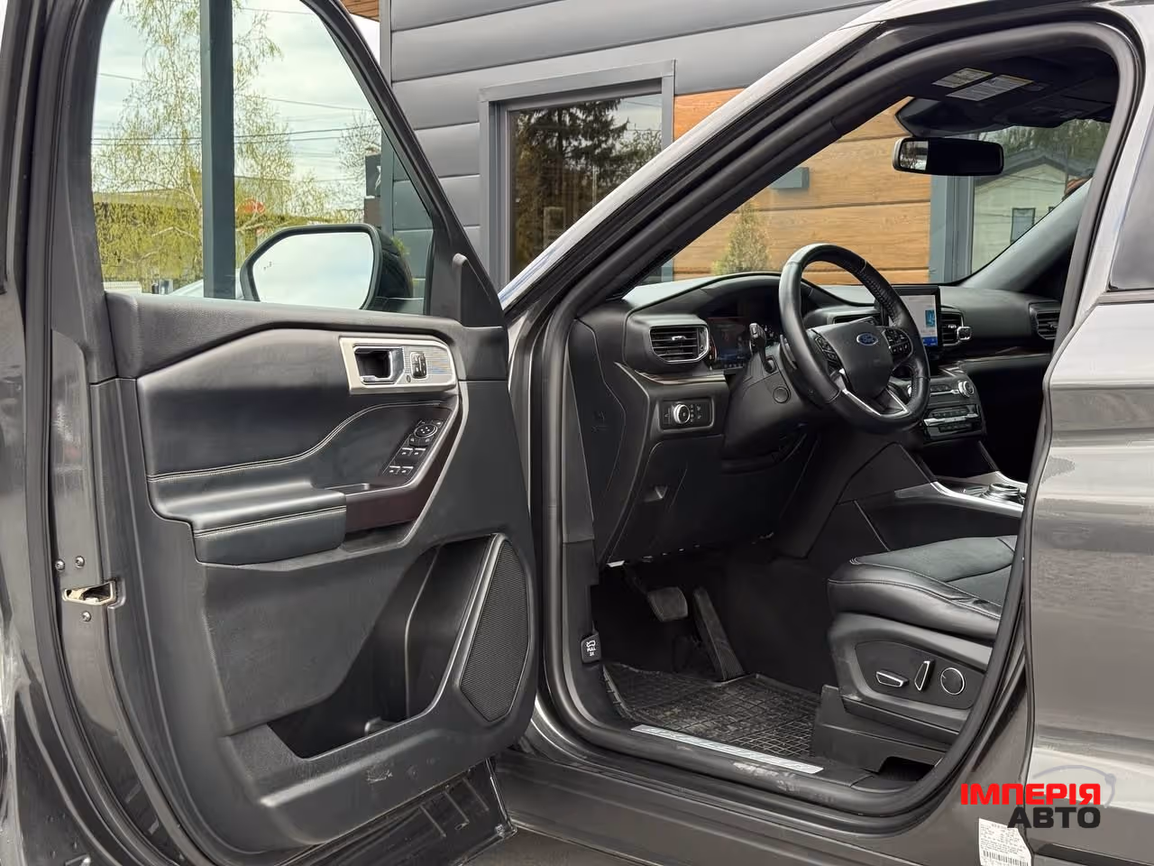 Ford Explorer - фото 19