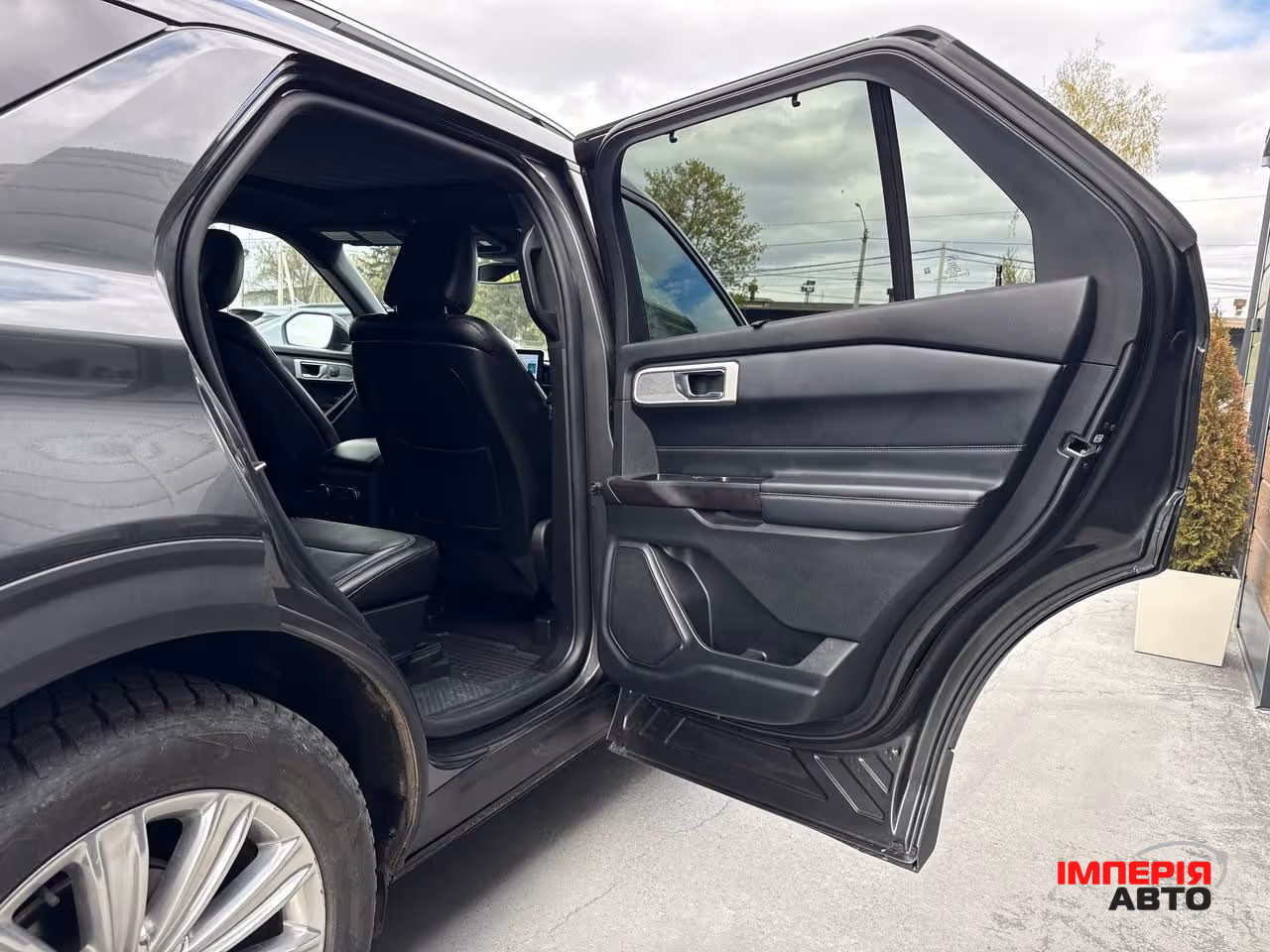 Ford Explorer - фото 51