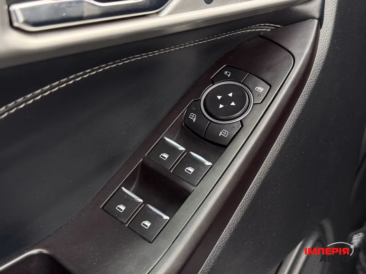Ford Explorer - фото 22