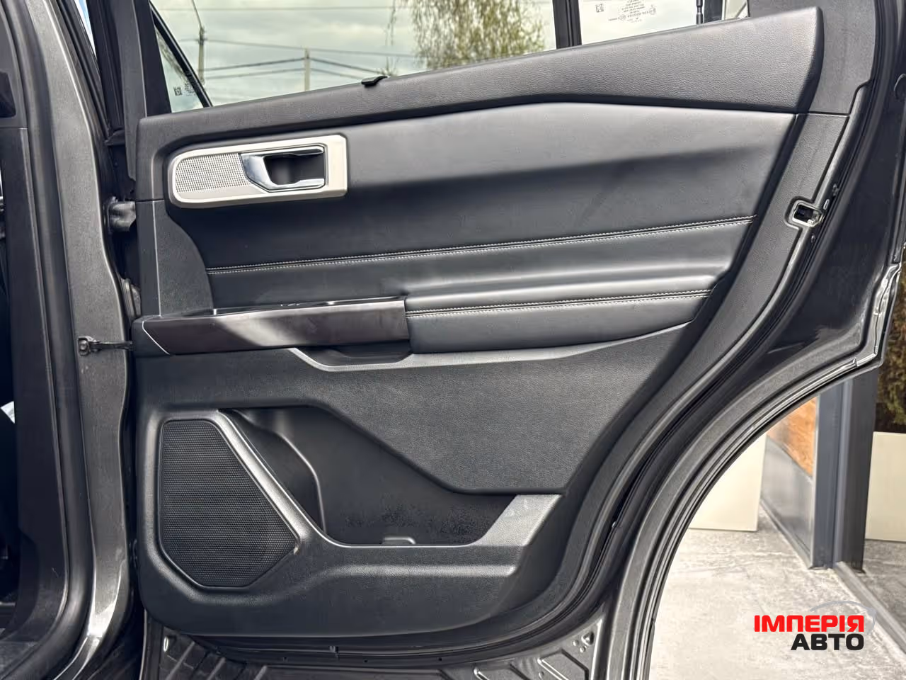 Ford Explorer - фото 52