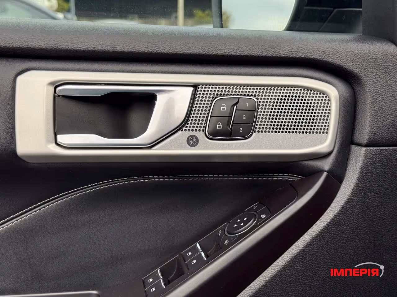 Ford Explorer - фото 23