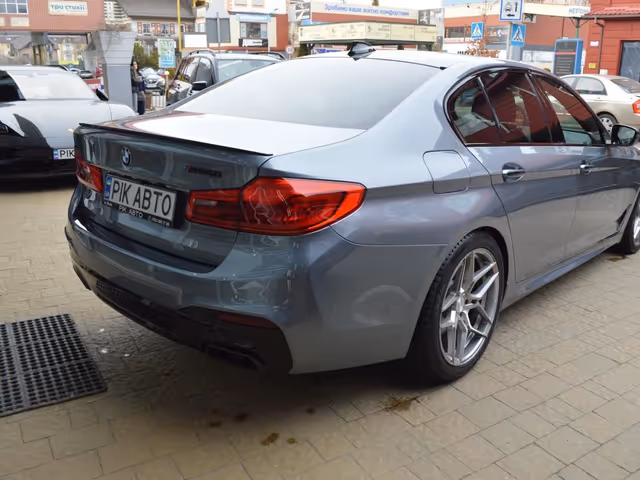 BMW M5 - фото 3