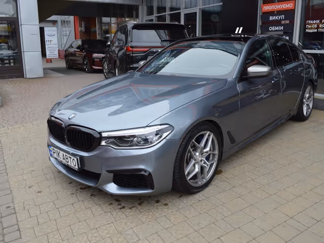 BMW M5 - фото 2