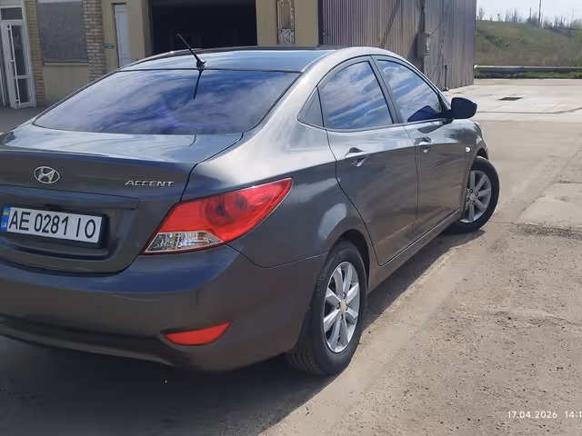 Hyundai Accent - фото 4