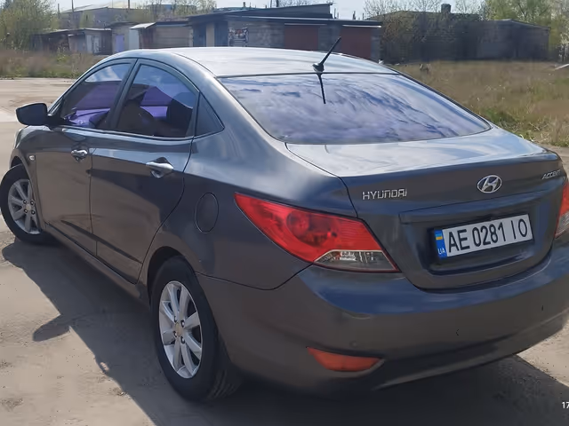Hyundai Accent - фото 3