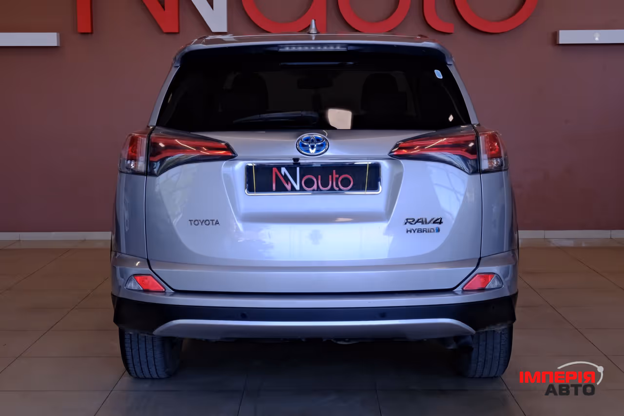 Toyota RAV4 - фото 6