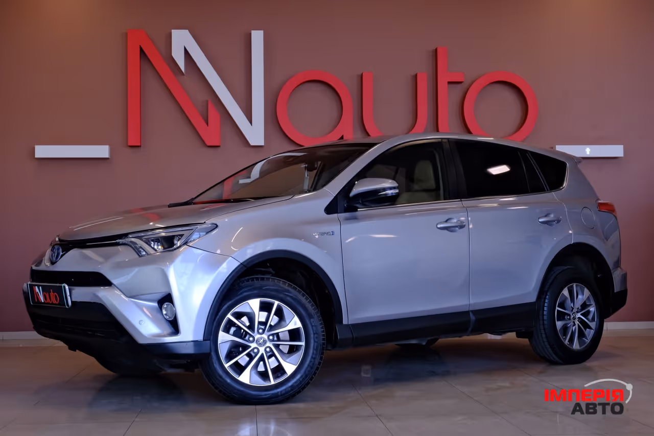 Toyota RAV4 - фото 1
