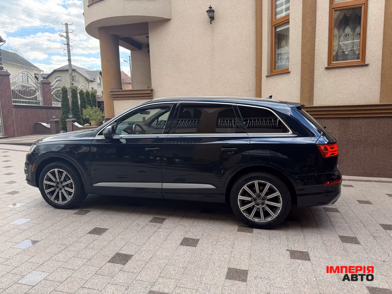 Audi Q7 - фото 4
