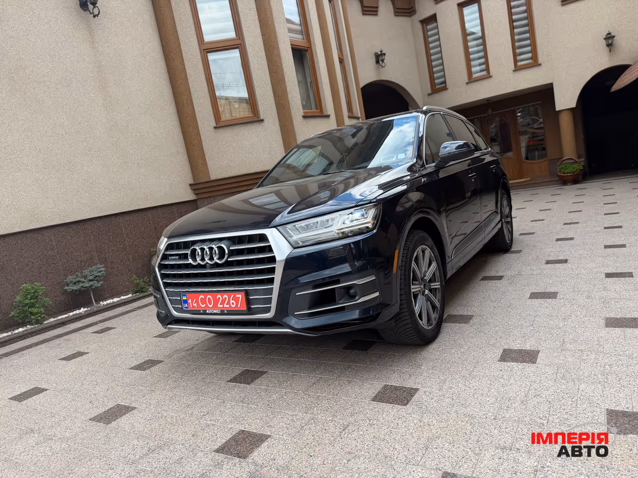 Audi Q7 - фото 1