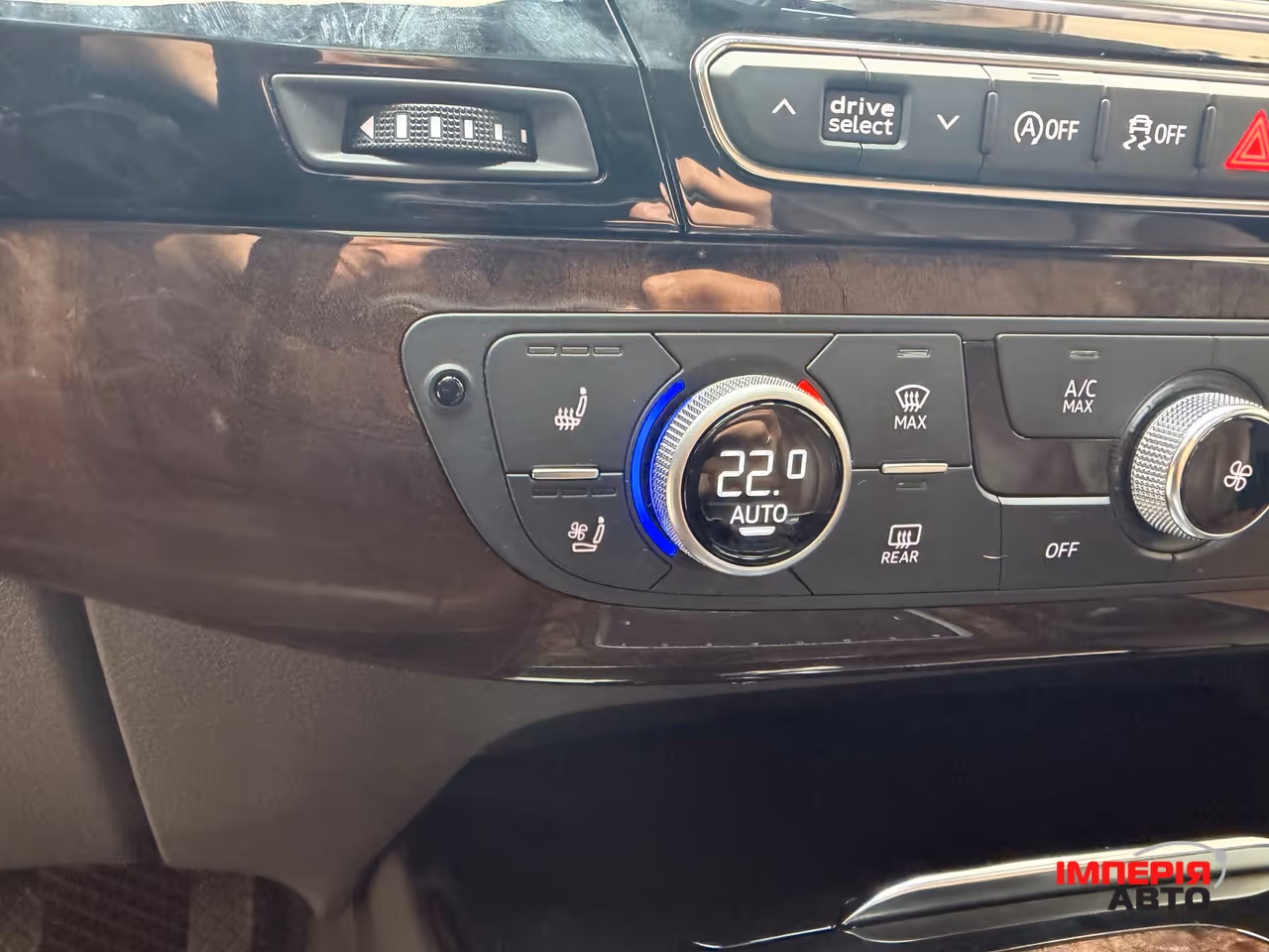 Audi Q7 - фото 29