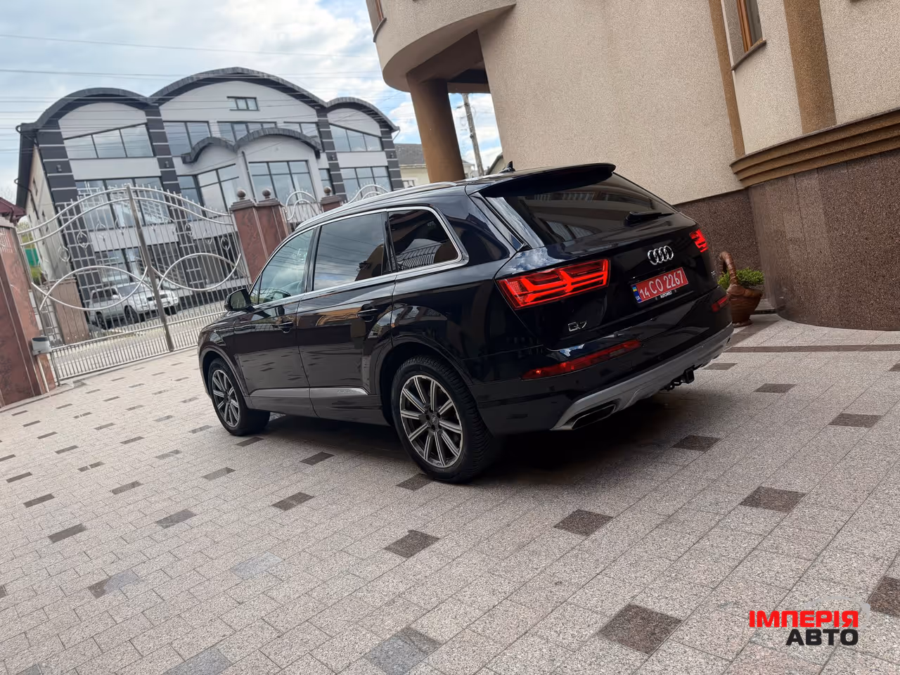 Audi Q7 - фото 7