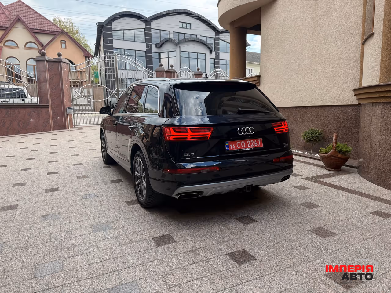 Audi Q7 - фото 8