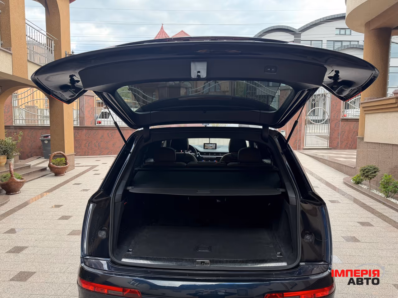 Audi Q7 - фото 19