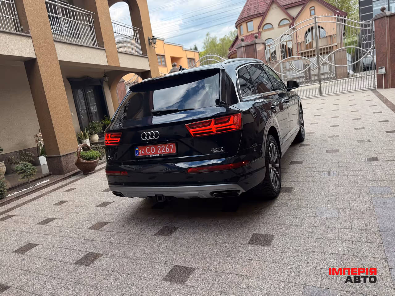 Audi Q7 - фото 10