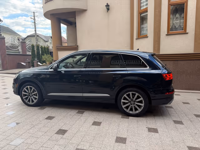 Audi Q7 - фото 4