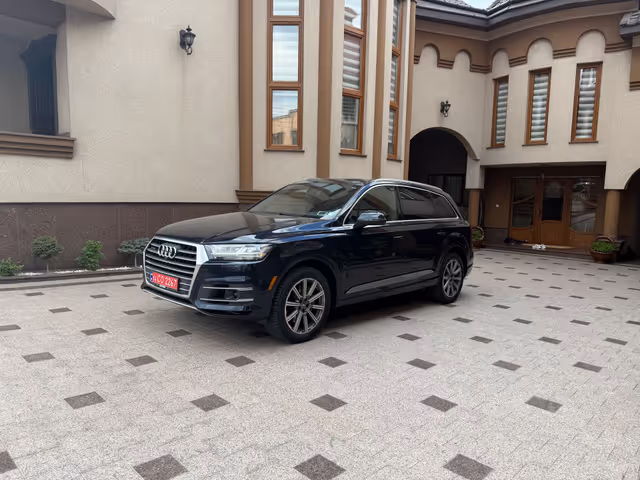 Audi Q7 - фото 2