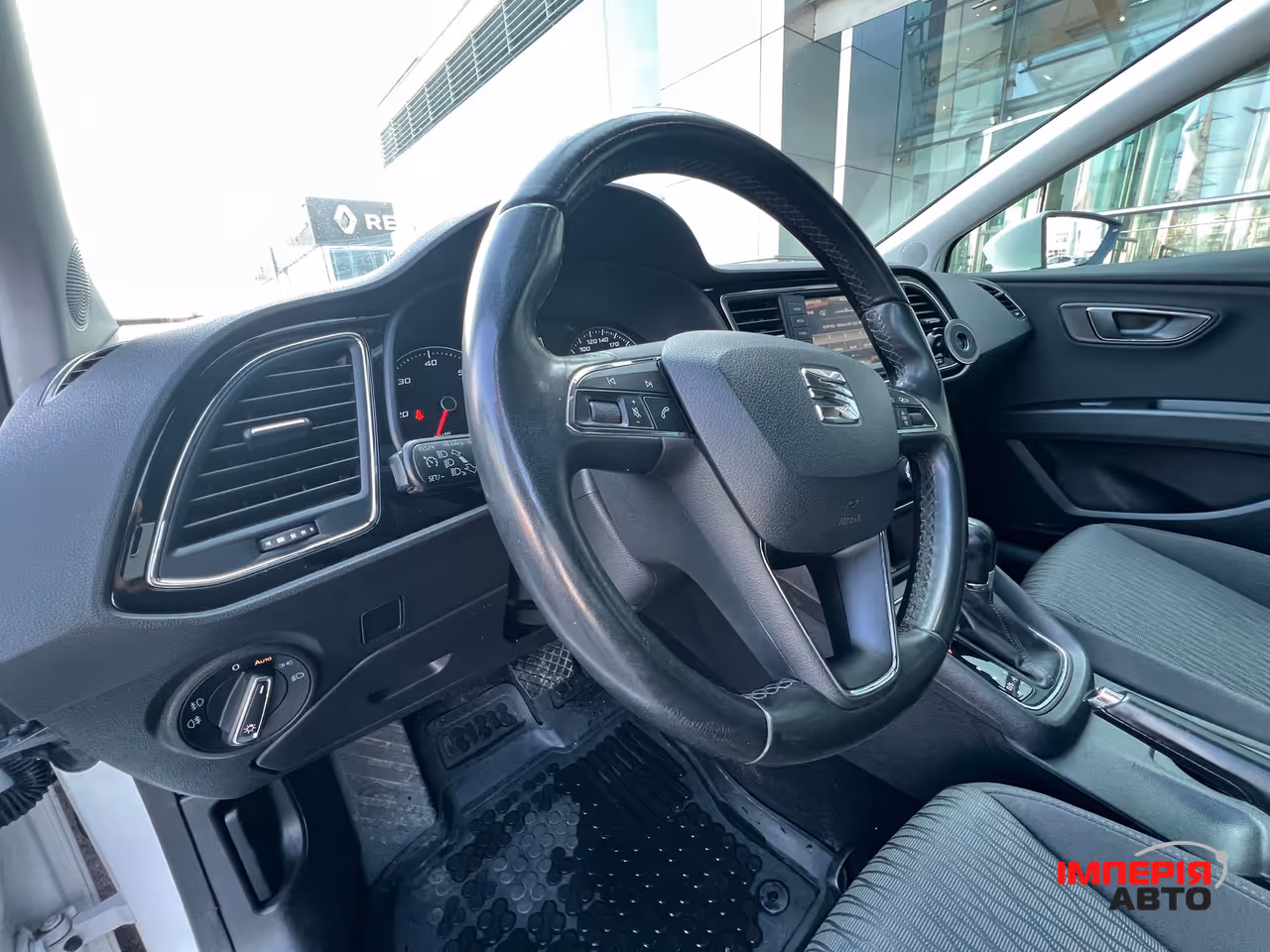 SEAT Leon - фото 13
