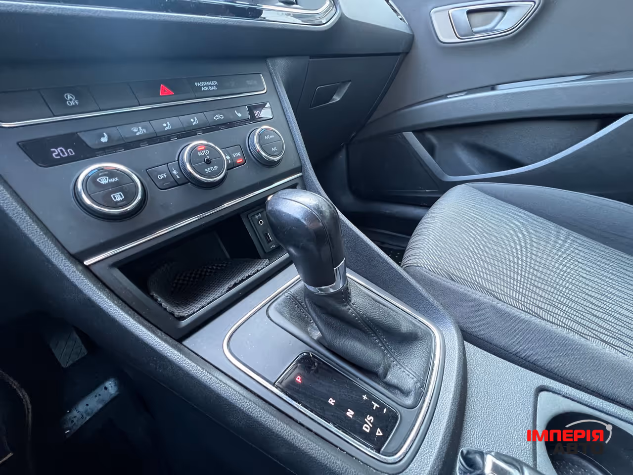 SEAT Leon - фото 37
