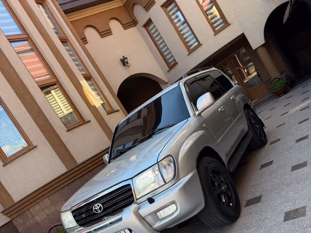 Toyota Land Cruiser - фото 2